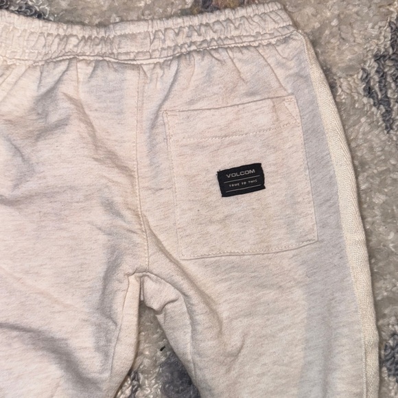 Volcom Set - Picture 8 of 8